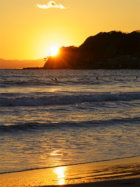 絶景 由比ヶ浜の夕日 和風リゾートホテルkkr鎌倉わかみや