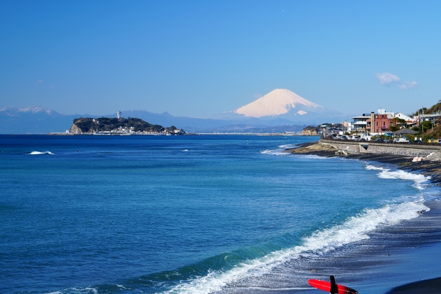 今日の稲村ケ崎は富士山がとても近くに見えました 和風リゾートホテルkkr鎌倉わかみや