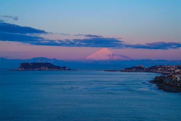 富士山クッキリ第５弾 絶景 紅富士 夜明の稲村ケ崎 和風リゾートホテルkkr鎌倉わかみや